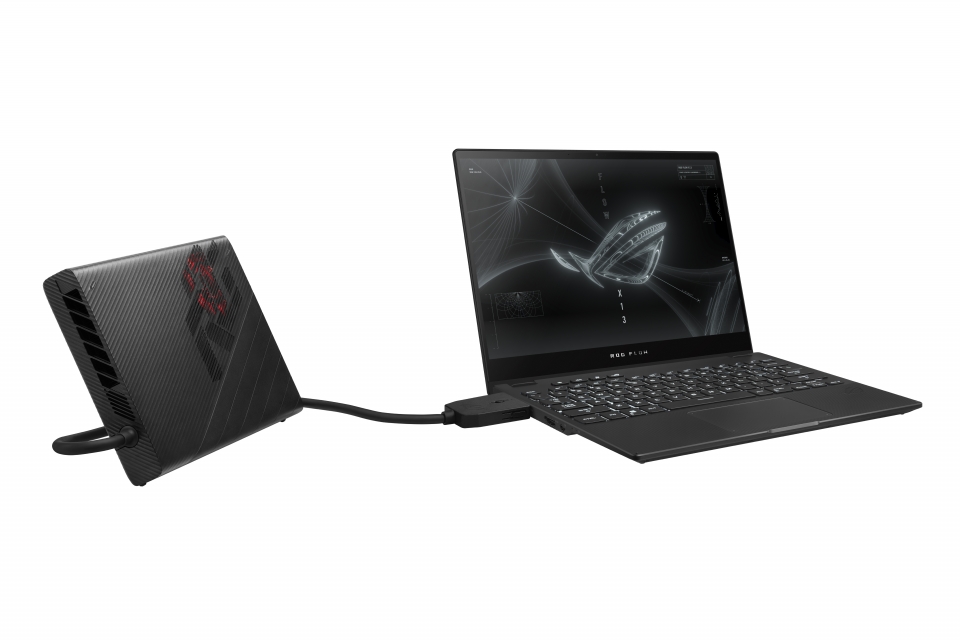 컴퓨텍스 d&i 어워즈에서 특별상을 수상한 ASUS ROG Flow X13 + XG Mobile.