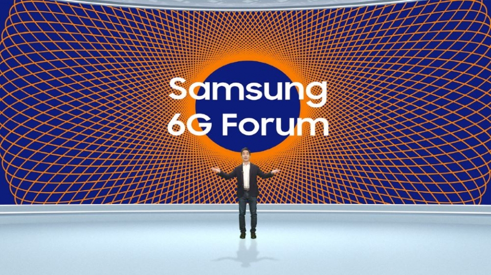 삼성전자가 13일 온라인으로 개최한 제1회 삼성 6G 포럼(Samsung 6G Forum)에서 삼성리서치 연구소장 승현준 사장이 인사말을 전하고 있다.