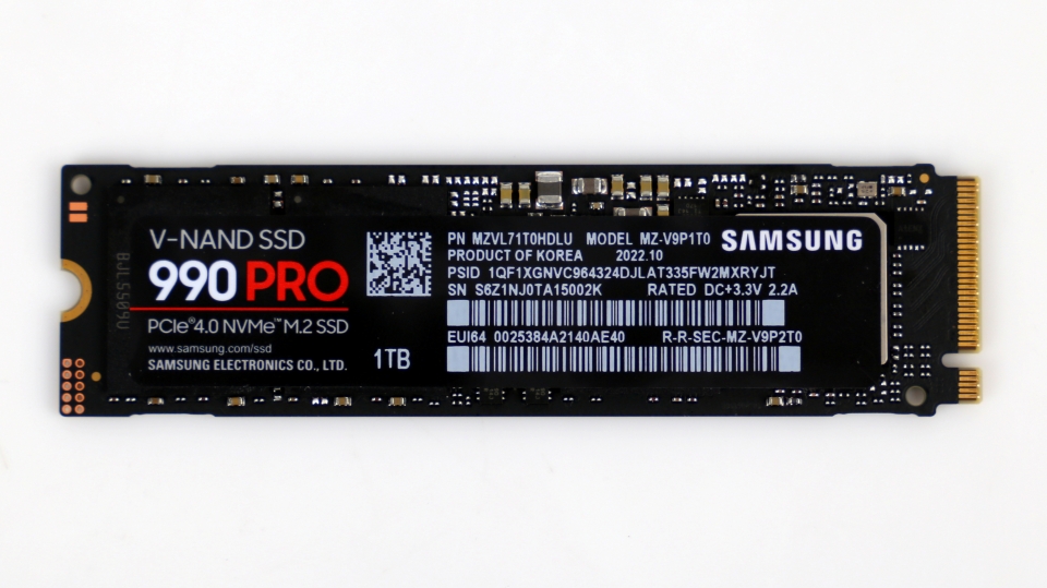 M.2 폼팩터로 만들어진 PCIe 4.0 NVMe SSD다.