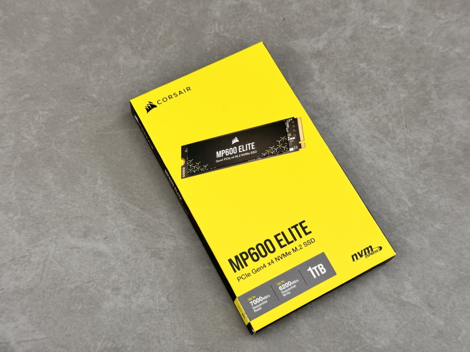 사용된 SSD는 ‘CORSAIR MP600 ELITE M.2 NVMe (1TB)’다.