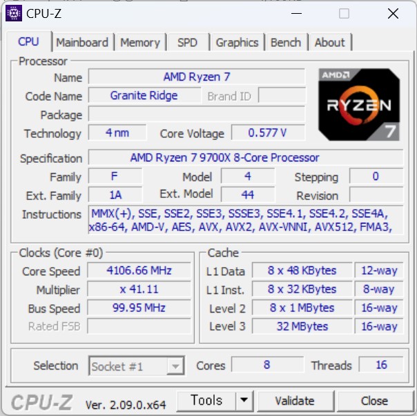 4나노 공정, 8코어 16스레드 구성, 32MB L3 캐시, AVX512 지원 등을 확인할 수 있다.