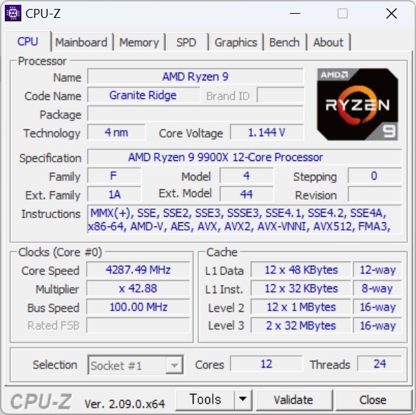 4나노 공정, 12코어 24스레드 구성, 32MB L3 캐시, AVX512 지원 등을 확인할 수 있다.